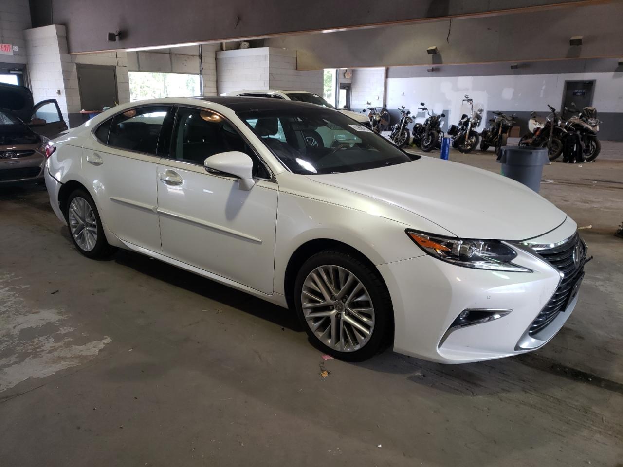 Photo 3 VIN: 58ABK1GG7GU024931 - LEXUS ES 