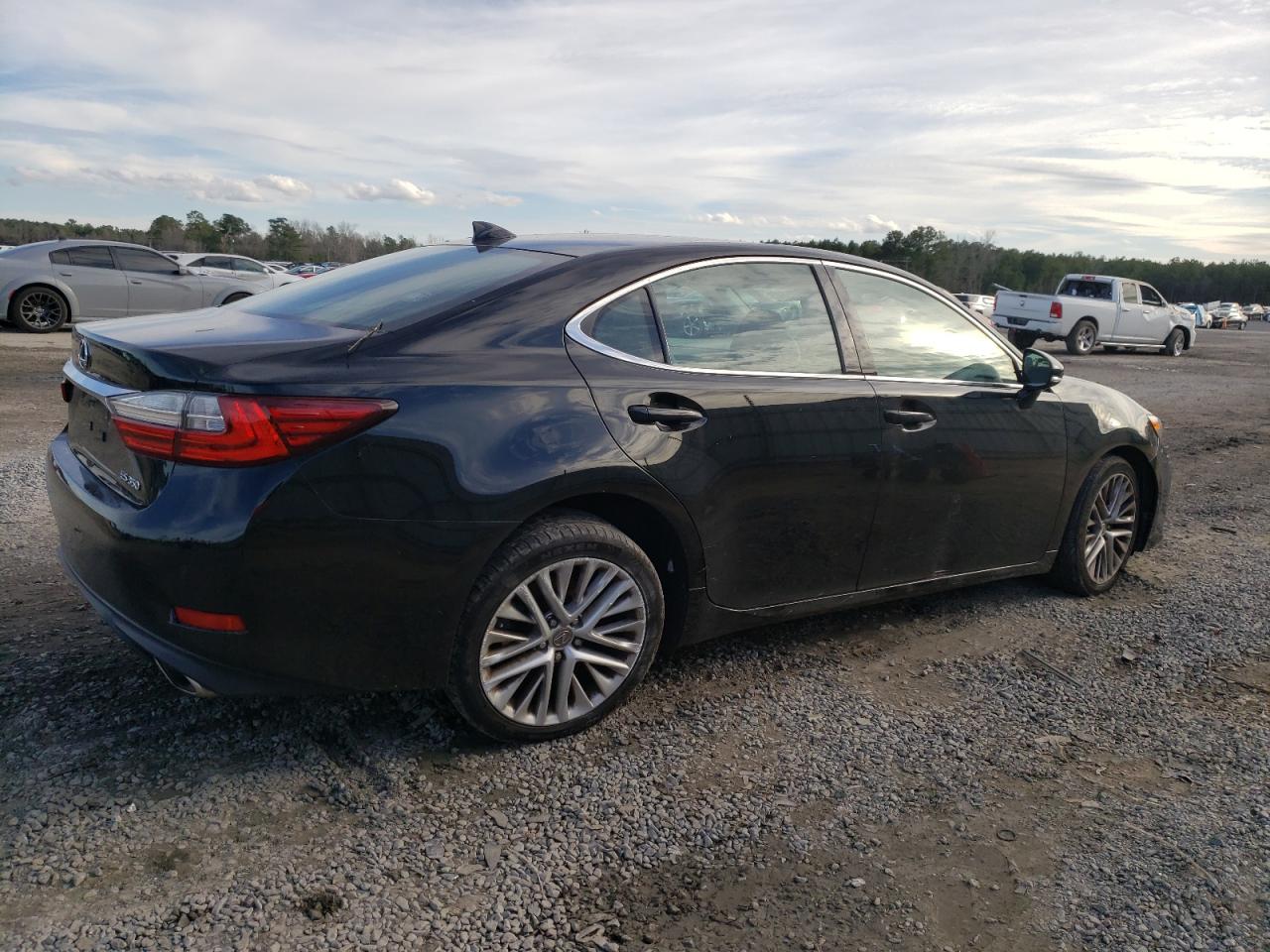 Photo 2 VIN: 58ABK1GG7GU031197 - LEXUS ES 