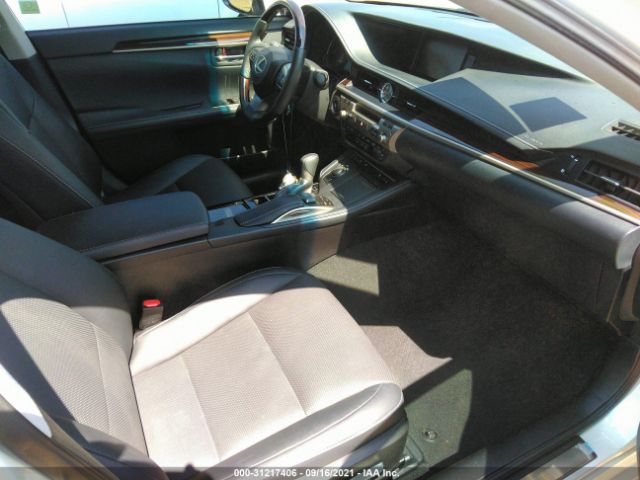 Photo 4 VIN: 58ABK1GG7HU044081 - LEXUS ES 