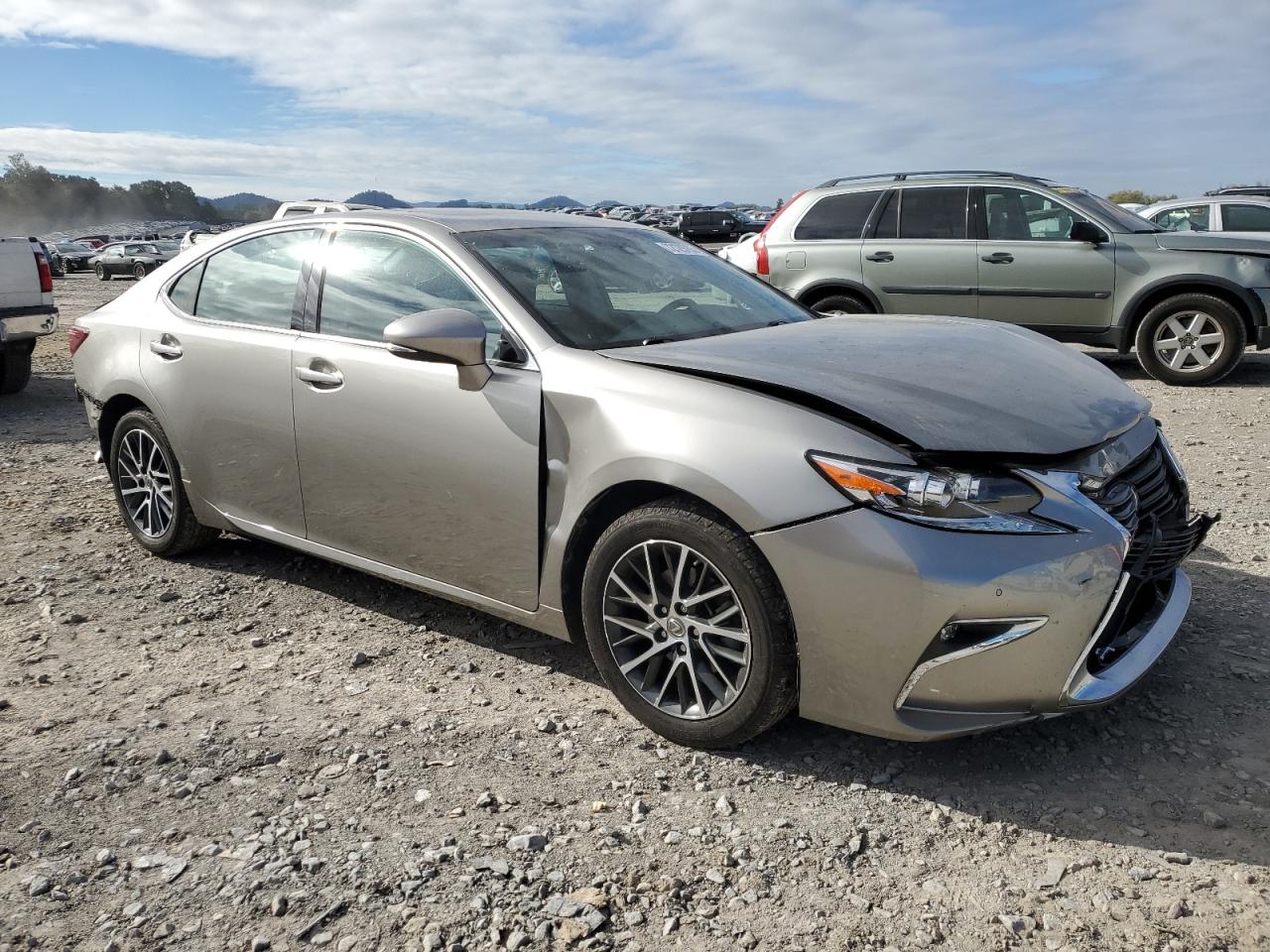 Photo 3 VIN: 58ABK1GG7JU107119 - LEXUS ES 