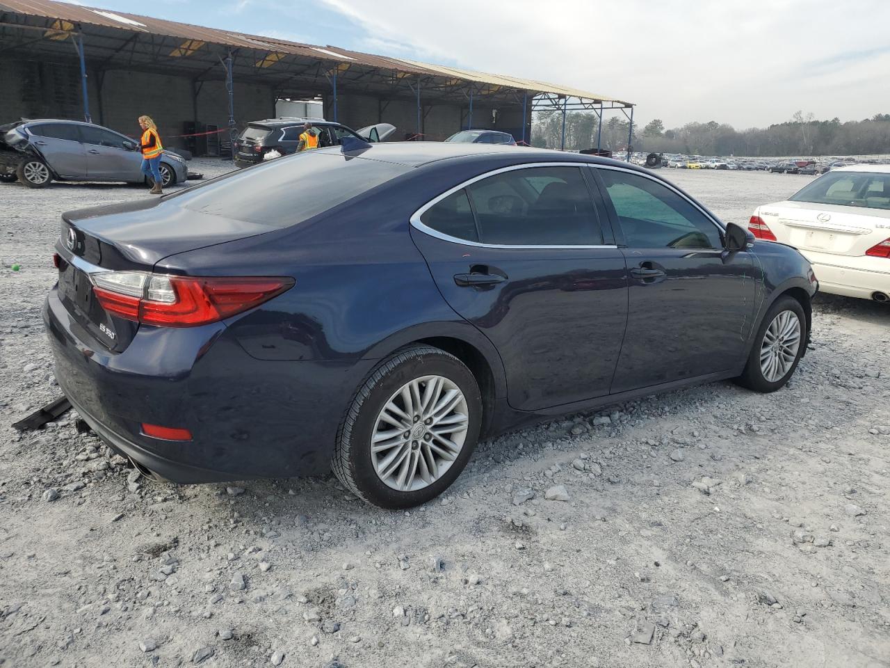 Photo 2 VIN: 58ABK1GG8GU013744 - LEXUS ES 