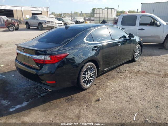 Photo 3 VIN: 58ABK1GG8HU039939 - LEXUS ES 