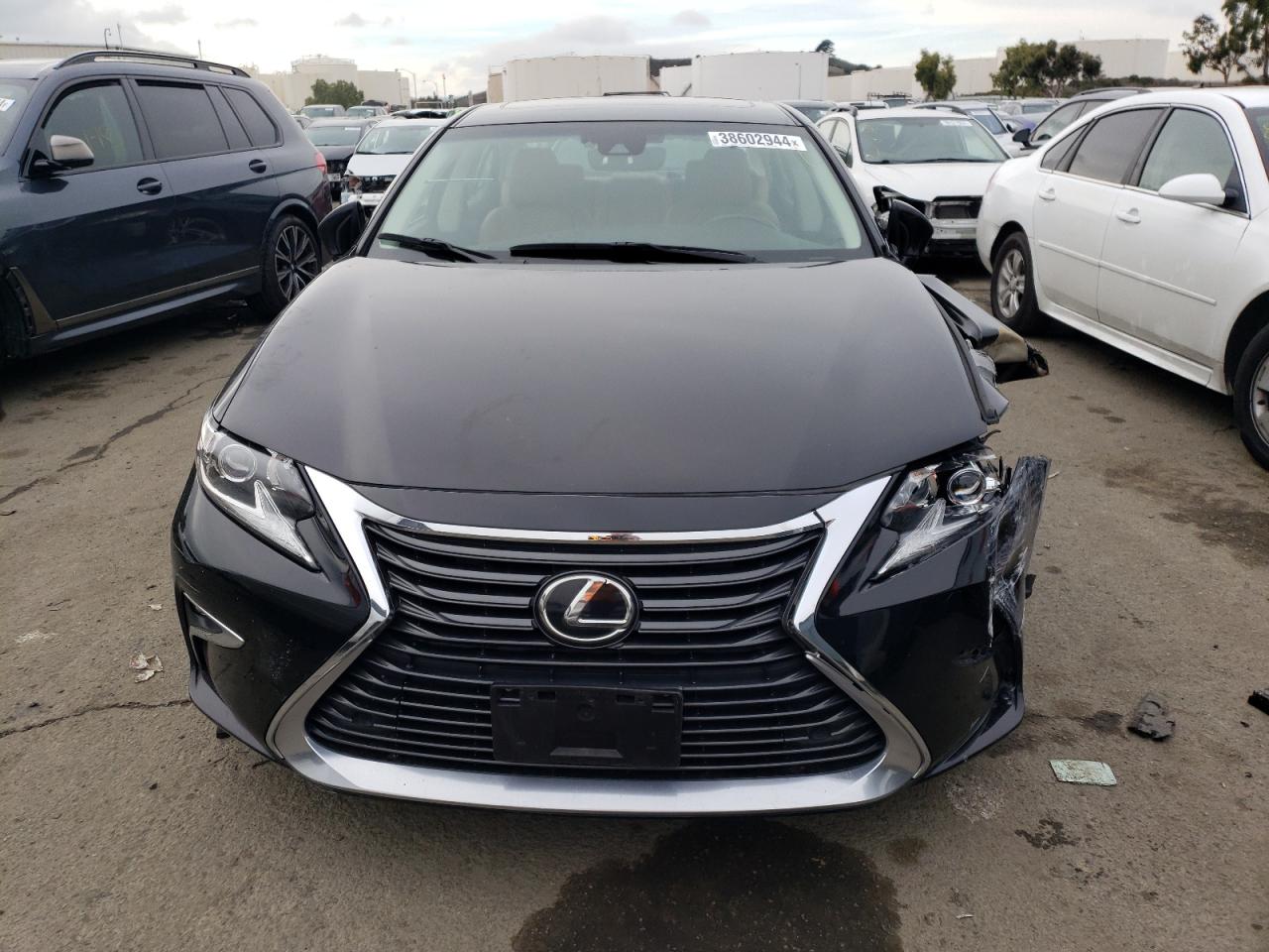 Photo 4 VIN: 58ABK1GG8JU092226 - LEXUS ES 