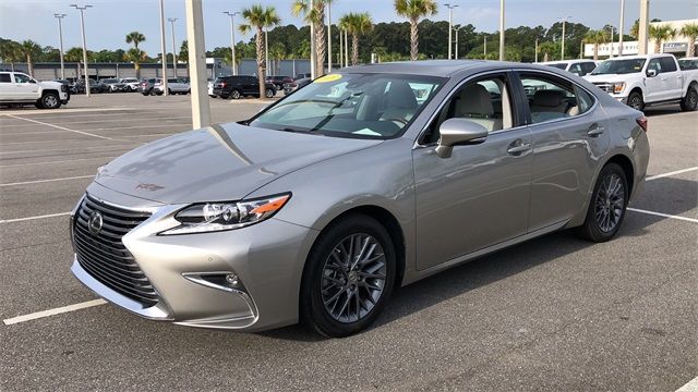 Photo 4 VIN: 58ABK1GG8JU107369 - LEXUS ES 