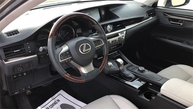 Photo 9 VIN: 58ABK1GG8JU107369 - LEXUS ES 