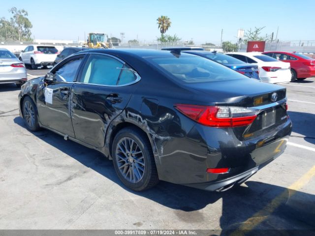 Photo 2 VIN: 58ABK1GG8JU111342 - LEXUS ES 