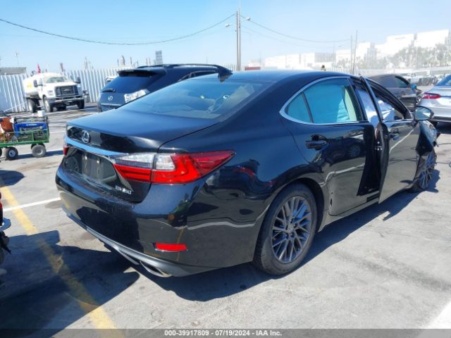 Photo 3 VIN: 58ABK1GG8JU111342 - LEXUS ES 