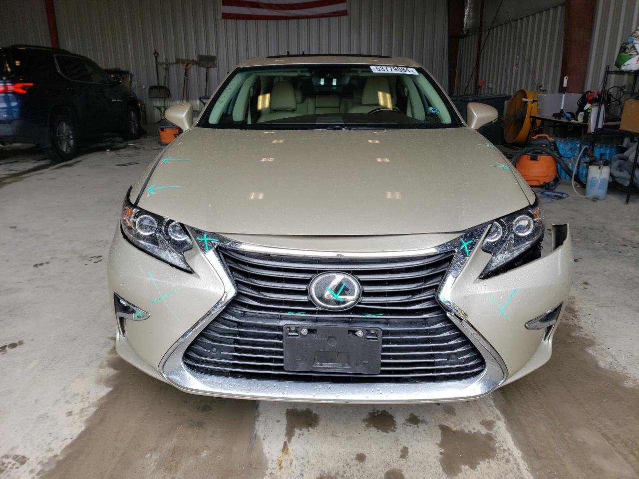 Photo 4 VIN: 58ABK1GG9HU074795 - LEXUS ES 