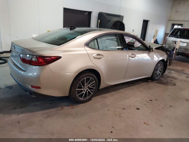 Photo 3 VIN: 58ABK1GG9JU087570 - LEXUS ES 