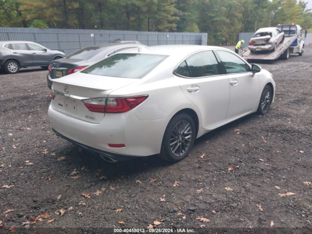 Photo 3 VIN: 58ABK1GG9JU095345 - LEXUS ES 