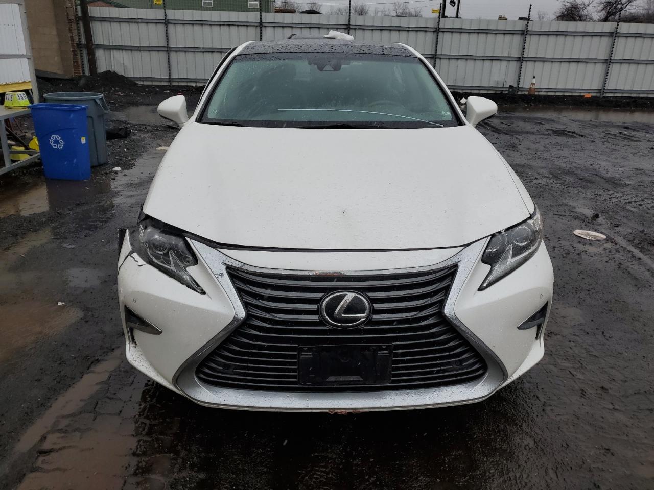 Photo 4 VIN: 58ABK1GGXGU028164 - LEXUS ES 