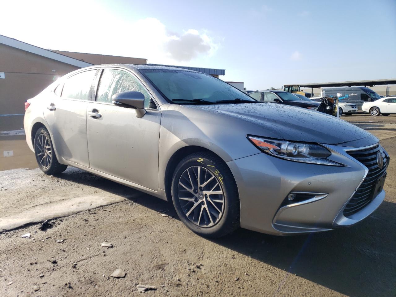 Photo 3 VIN: 58ABK1GGXHU063627 - LEXUS ES 