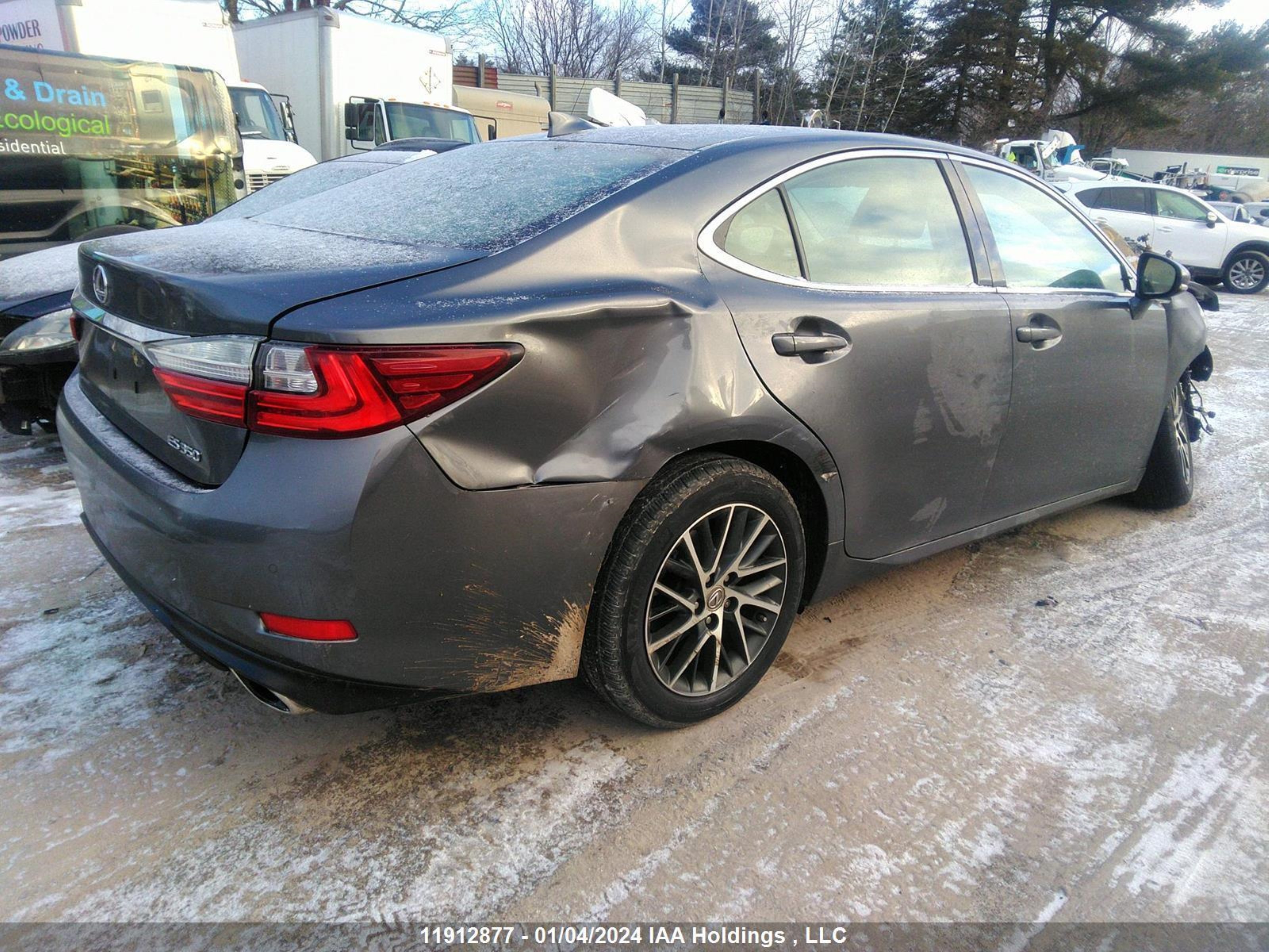 Photo 3 VIN: 58ABK1GGXJU091515 - LEXUS ES 