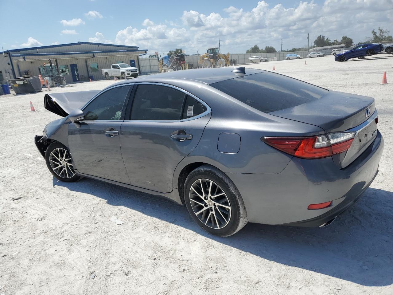 Photo 1 VIN: 58ABK1GGXJU101976 - LEXUS ES 