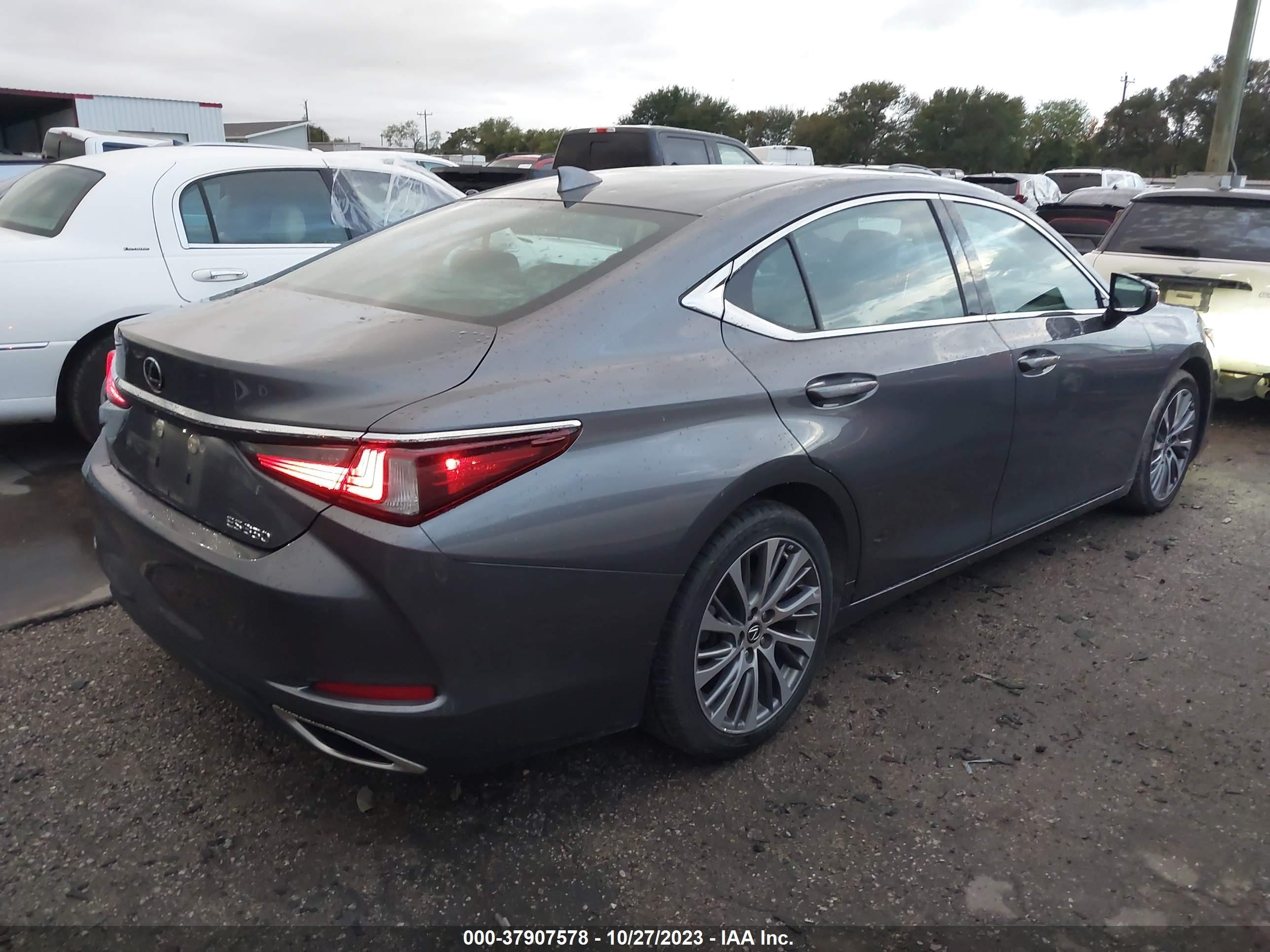 Photo 3 VIN: 58ABZ1B10KU042744 - LEXUS ES 