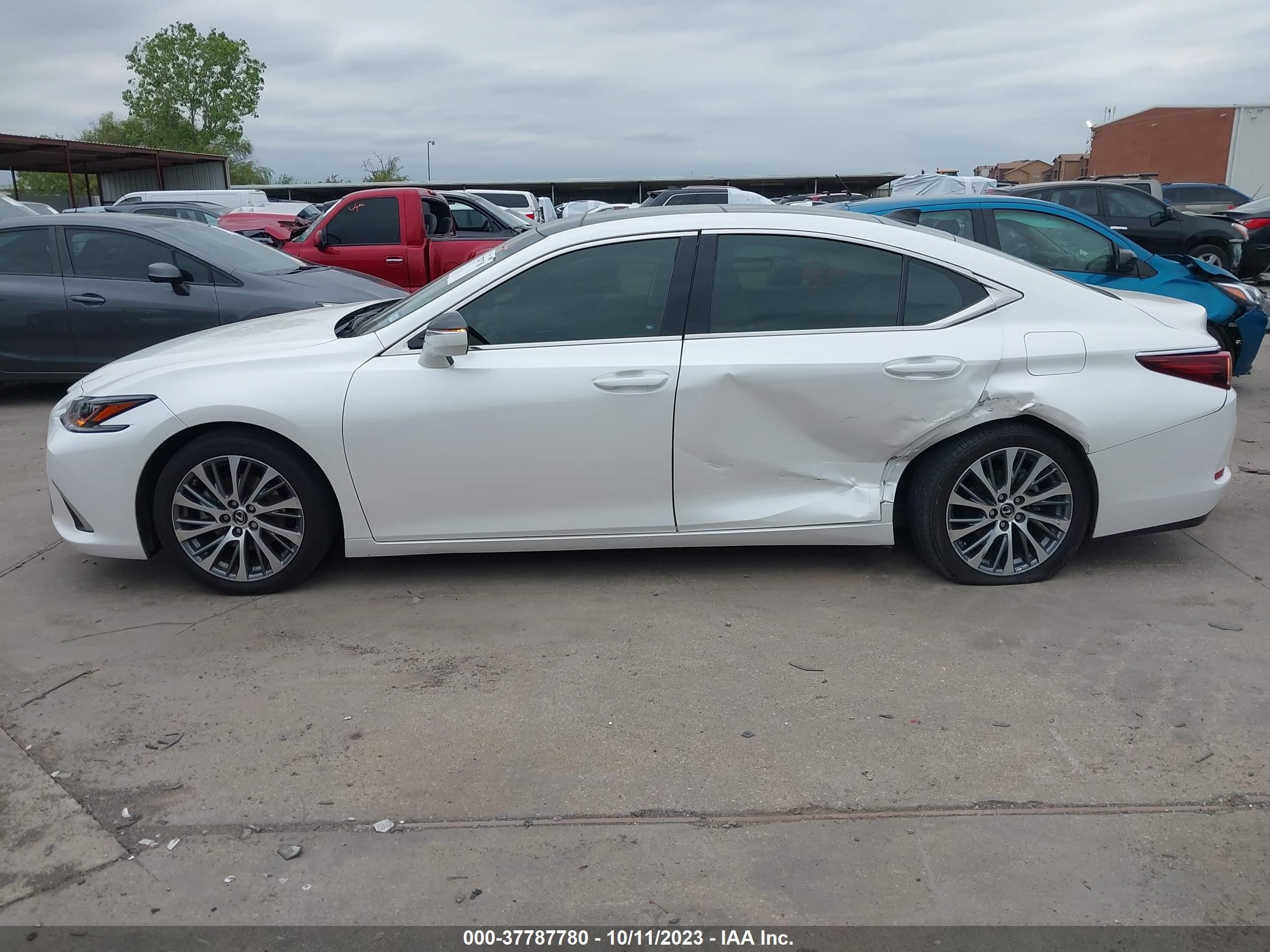 Photo 13 VIN: 58ABZ1B11KU019750 - LEXUS ES 