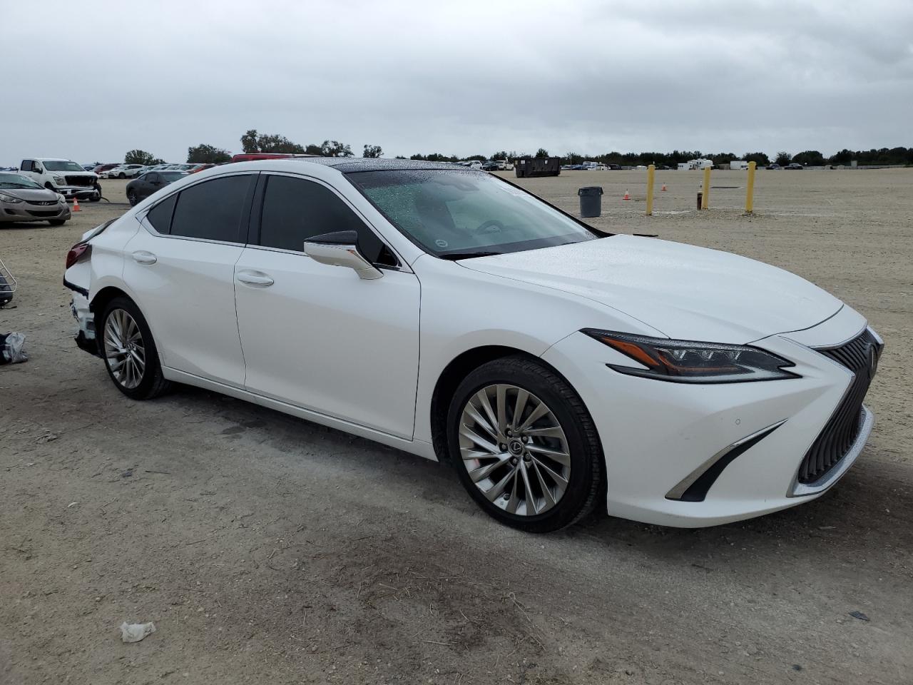 Photo 3 VIN: 58ABZ1B11KU031123 - LEXUS ES 