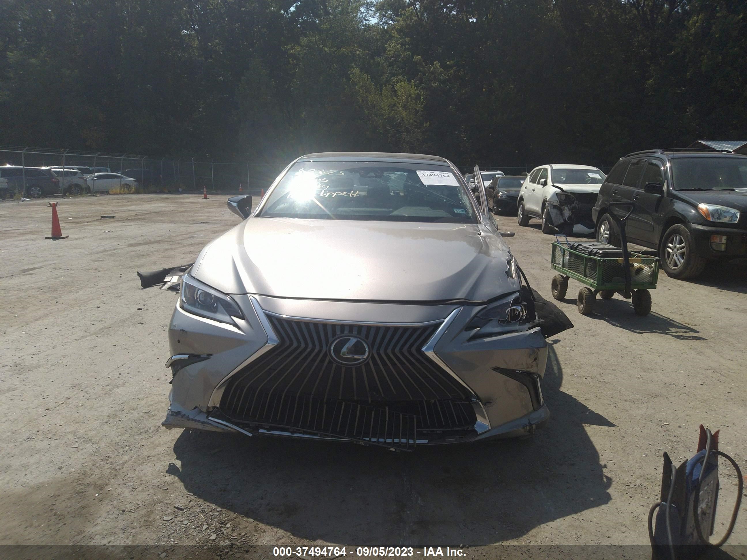 Photo 11 VIN: 58ABZ1B11KU037682 - LEXUS ES 