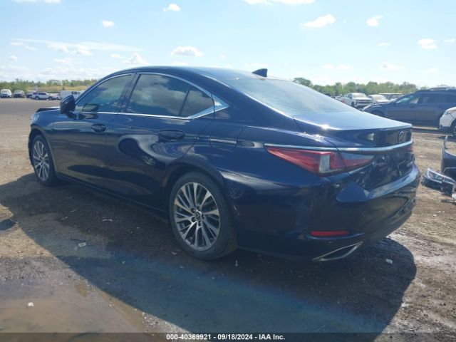 Photo 2 VIN: 58ABZ1B13KU028823 - LEXUS ES 