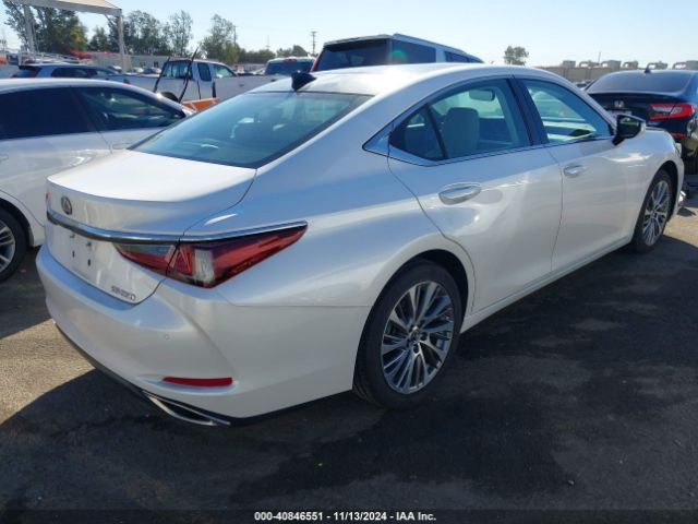 Photo 3 VIN: 58ABZ1B14KU030631 - LEXUS ES 