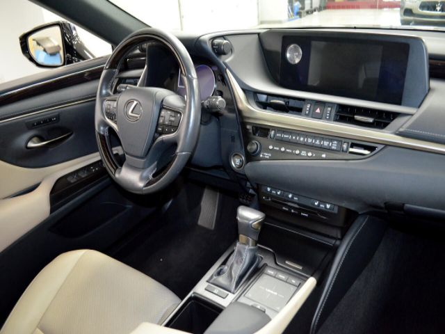 Photo 4 VIN: 58ABZ1B14KU040172 - LEXUS ES 