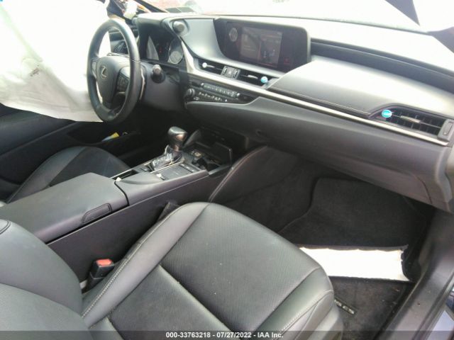 Photo 4 VIN: 58ABZ1B15KU010985 - LEXUS ES 