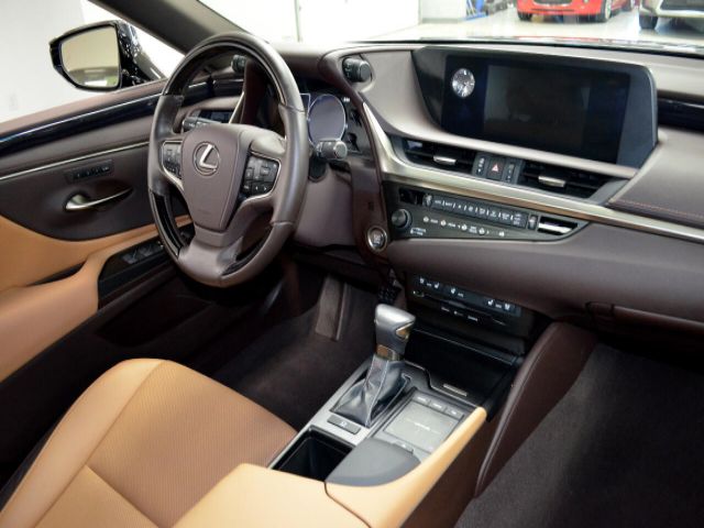 Photo 4 VIN: 58ABZ1B16KU007528 - LEXUS ES 