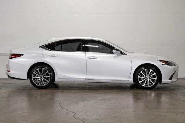 Photo 3 VIN: 58ABZ1B16KU036320 - LEXUS ES 