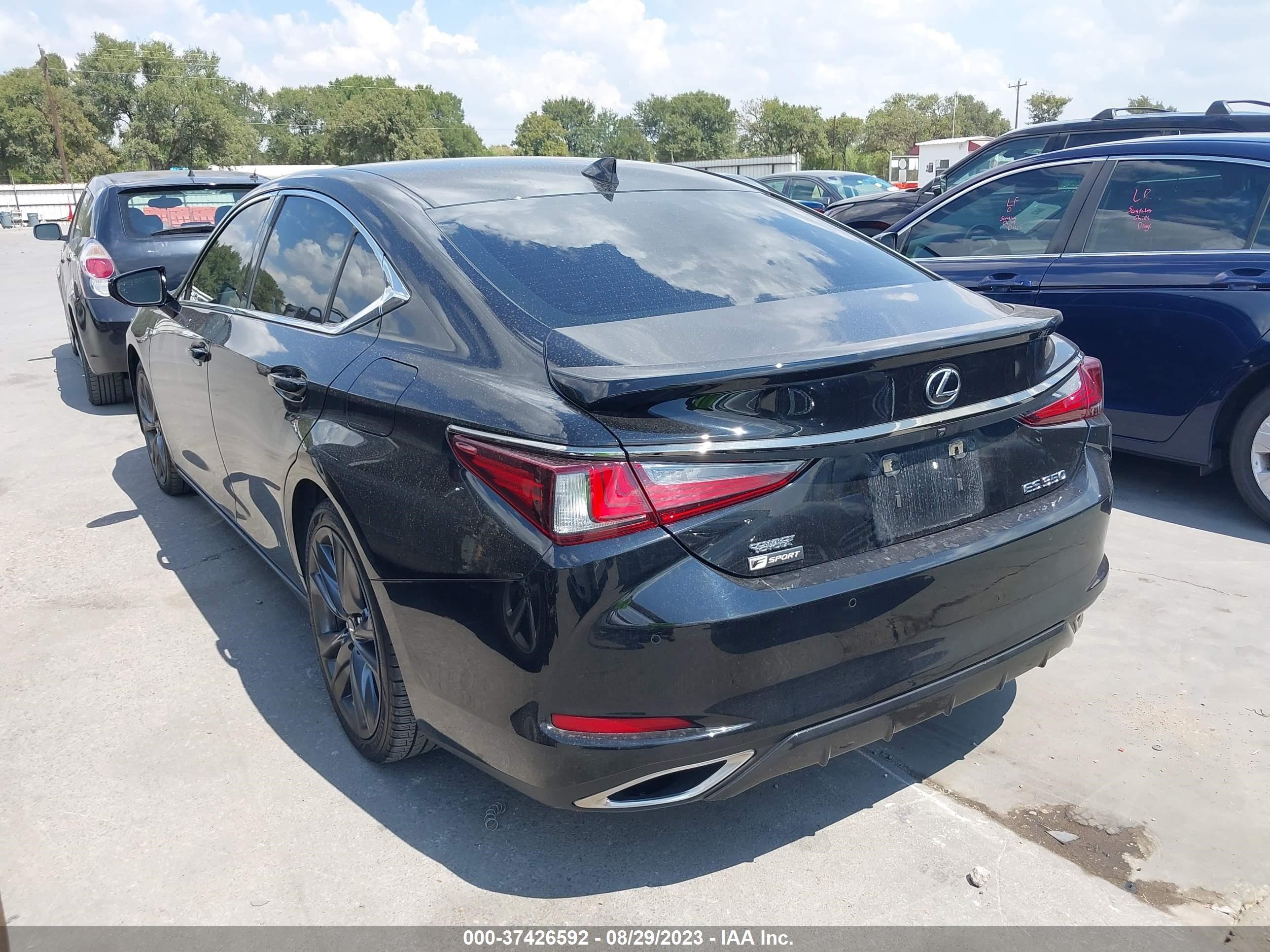 Photo 2 VIN: 58ABZ1B16KU050332 - LEXUS ES 