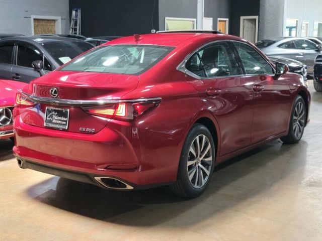 Photo 8 VIN: 58ABZ1B18KU004405 - LEXUS ES 