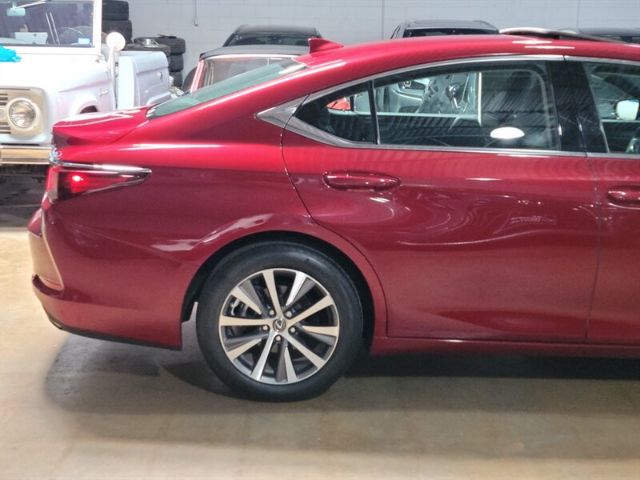 Photo 9 VIN: 58ABZ1B18KU004405 - LEXUS ES 