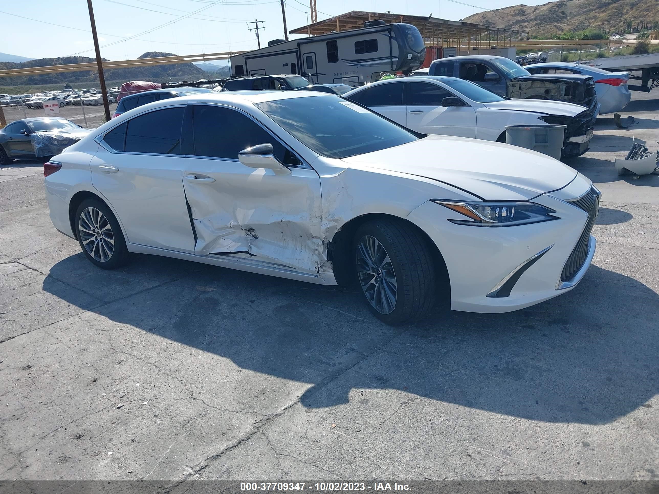 Photo 0 VIN: 58ABZ1B19KU029992 - LEXUS ES 