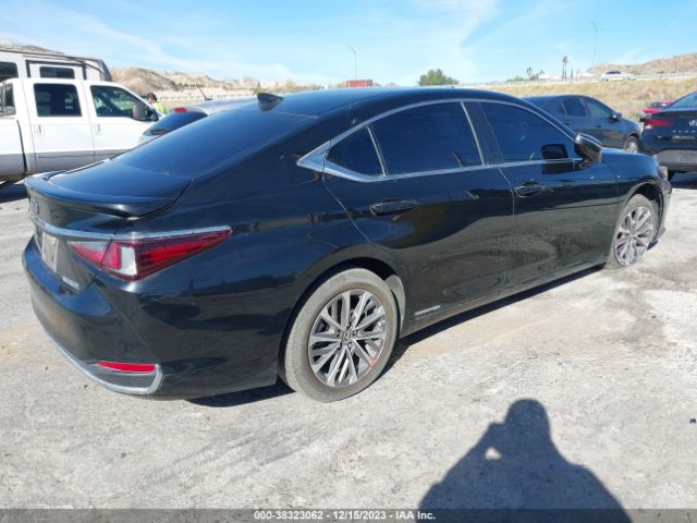 Photo 3 VIN: 58ACA1C14NU017053 - LEXUS ES 300H 