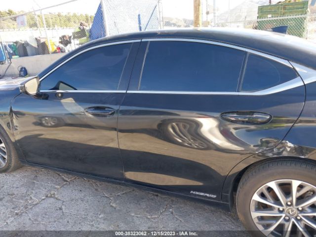 Photo 5 VIN: 58ACA1C14NU017053 - LEXUS ES 300H 