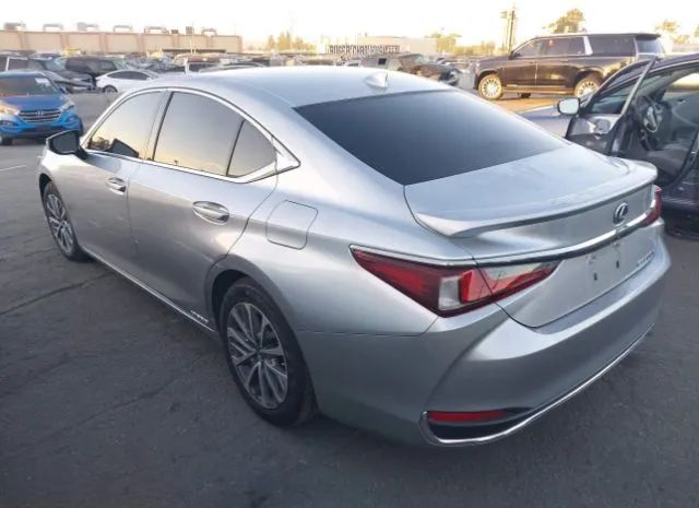 Photo 2 VIN: 58ACA1C16NU015756 - LEXUS ES 300H 