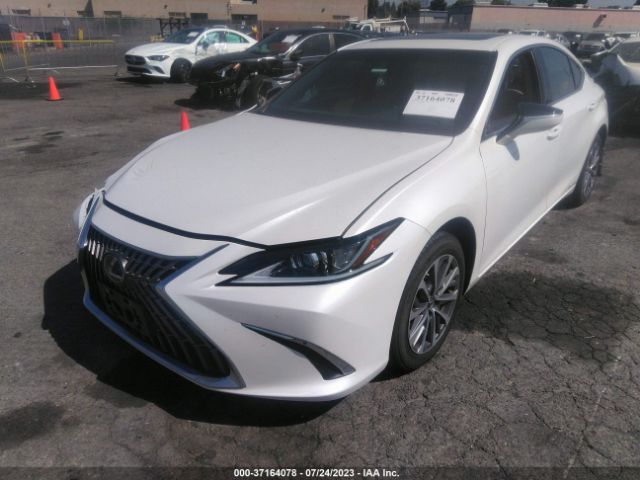 Photo 1 VIN: 58ACA1C17NU024742 - LEXUS ES 