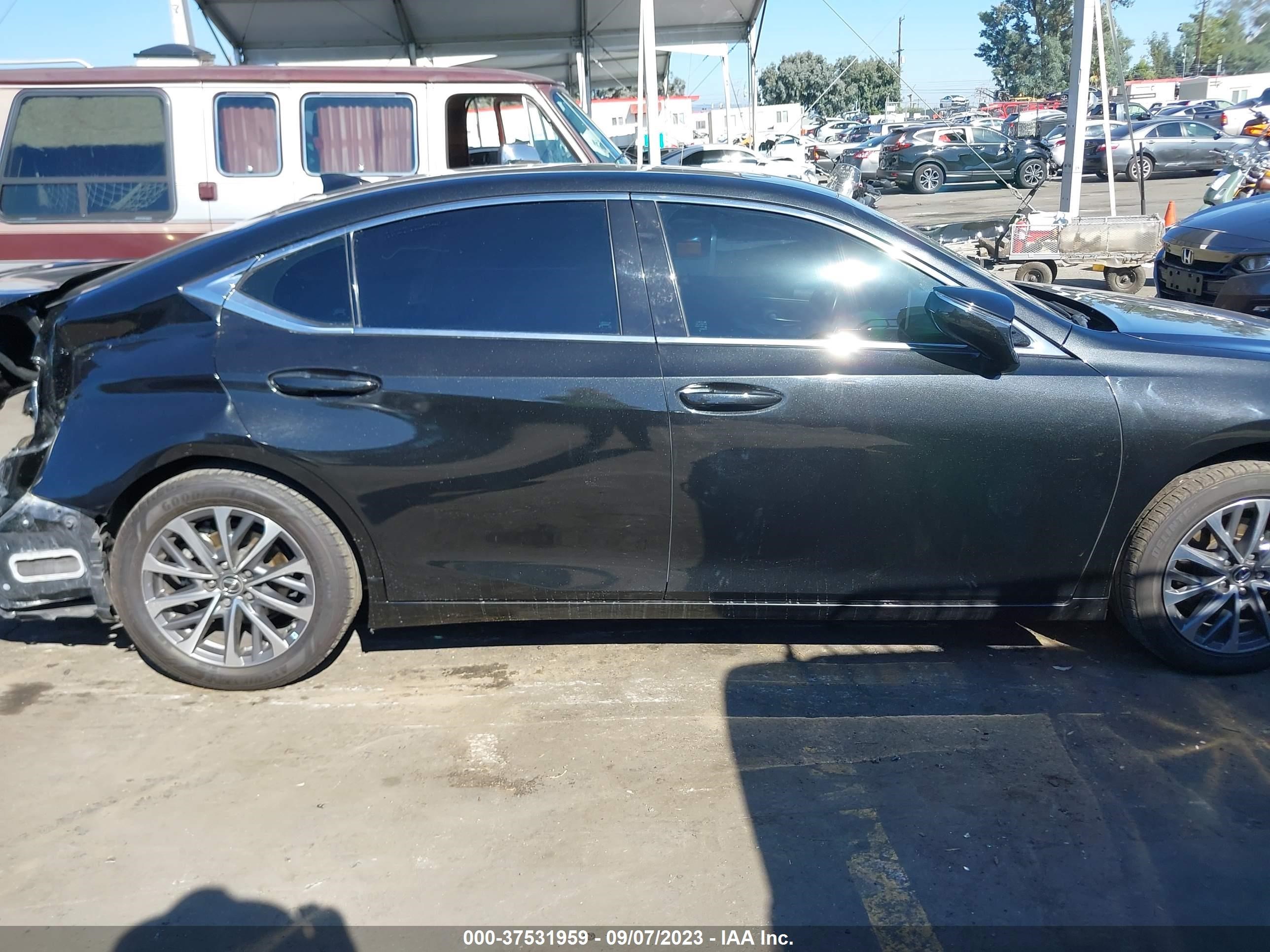 Photo 12 VIN: 58ACA1C19NU014097 - LEXUS ES 