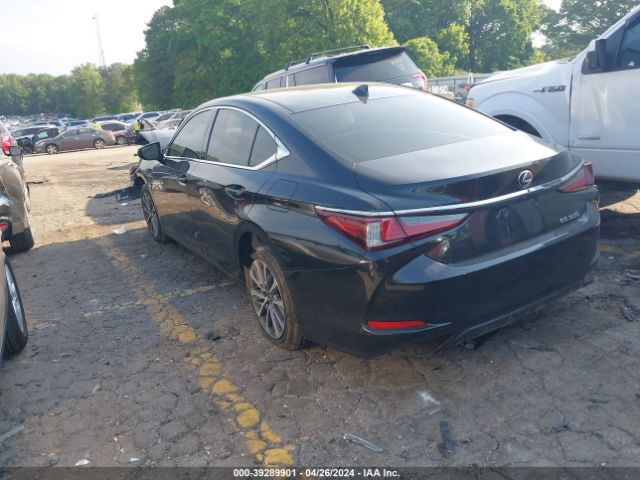 Photo 2 VIN: 58ACZ1B10NU135238 - LEXUS ES 