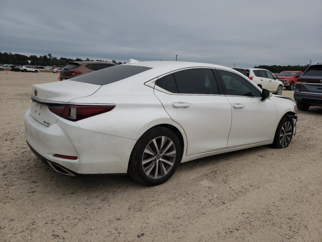 Photo 2 VIN: 58ACZ1B15LU067662 - LEXUS ES 