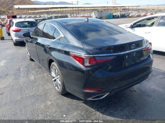 Photo 2 VIN: 58ACZ1B18LU062701 - LEXUS ES 