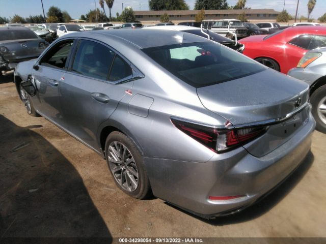 Photo 2 VIN: 58ACZ1B18NU133740 - LEXUS ES 