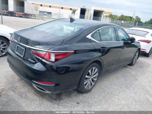 Photo 3 VIN: 58ACZ1B19LU069236 - LEXUS ES 