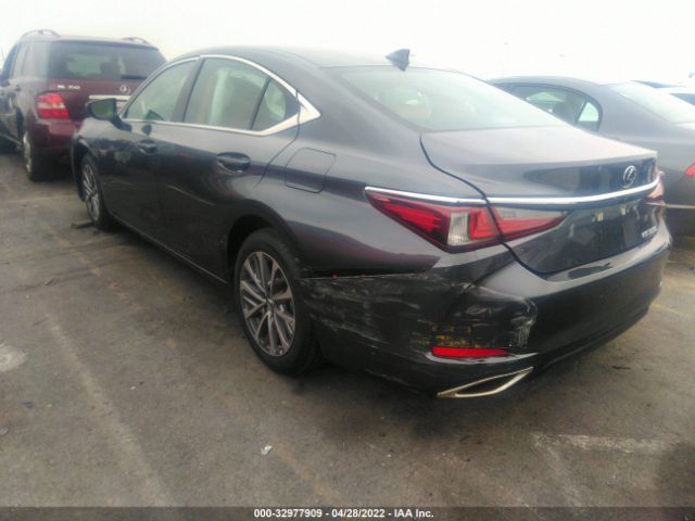 Photo 2 VIN: 58ACZ1B1XNU122397 - LEXUS ES 