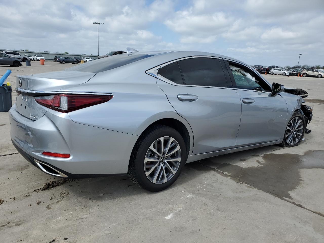 Photo 2 VIN: 58ACZ1B1XNU136381 - LEXUS ES 