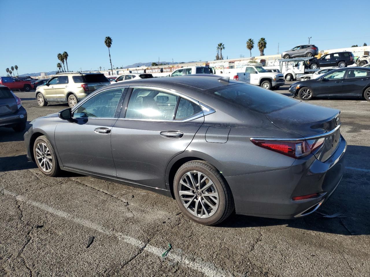 Photo 1 VIN: 58ACZ1B1XPU160294 - LEXUS ES 