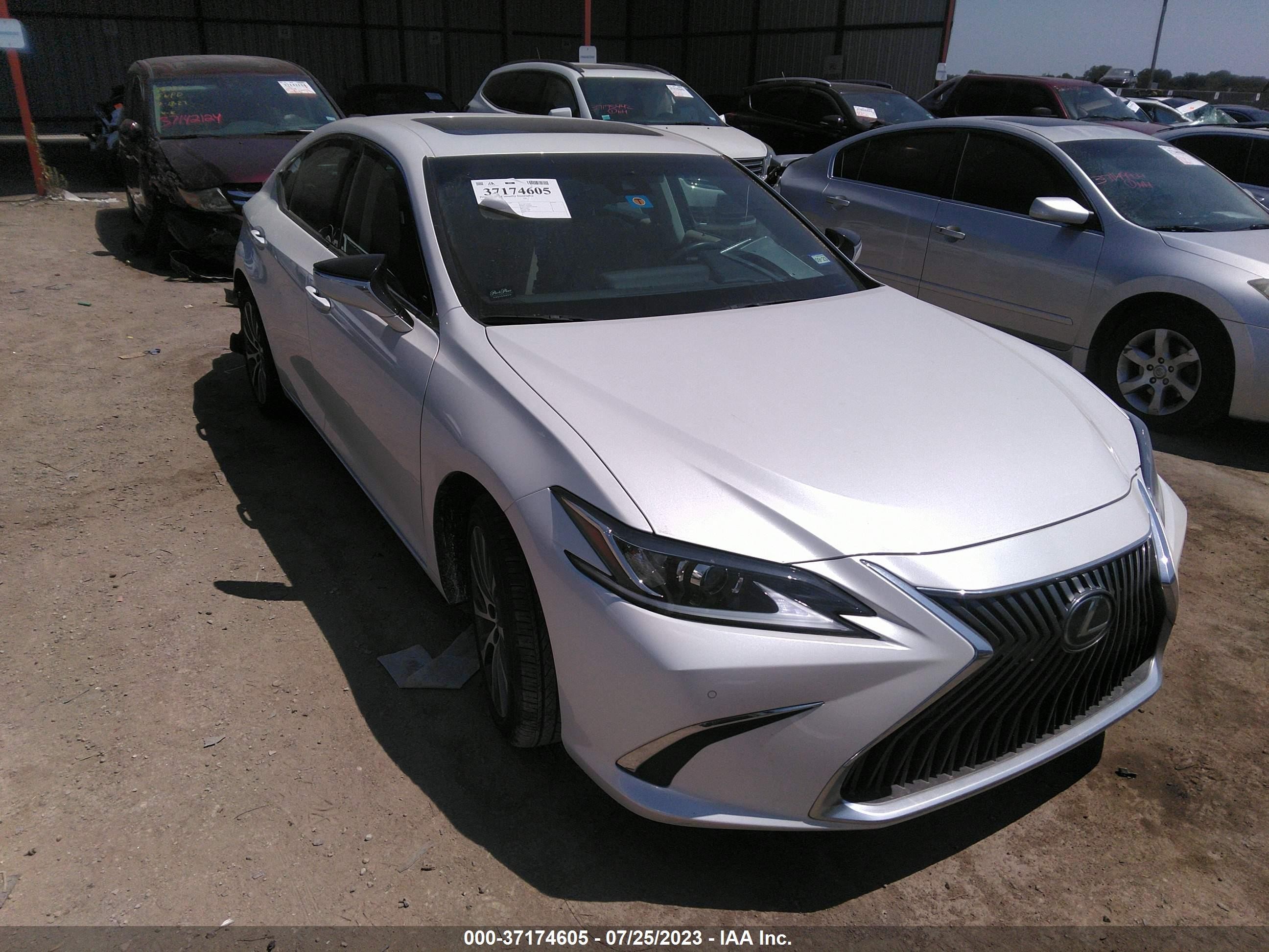 Photo 1 VIN: 58AD11D13MU008085 - LEXUS ES 