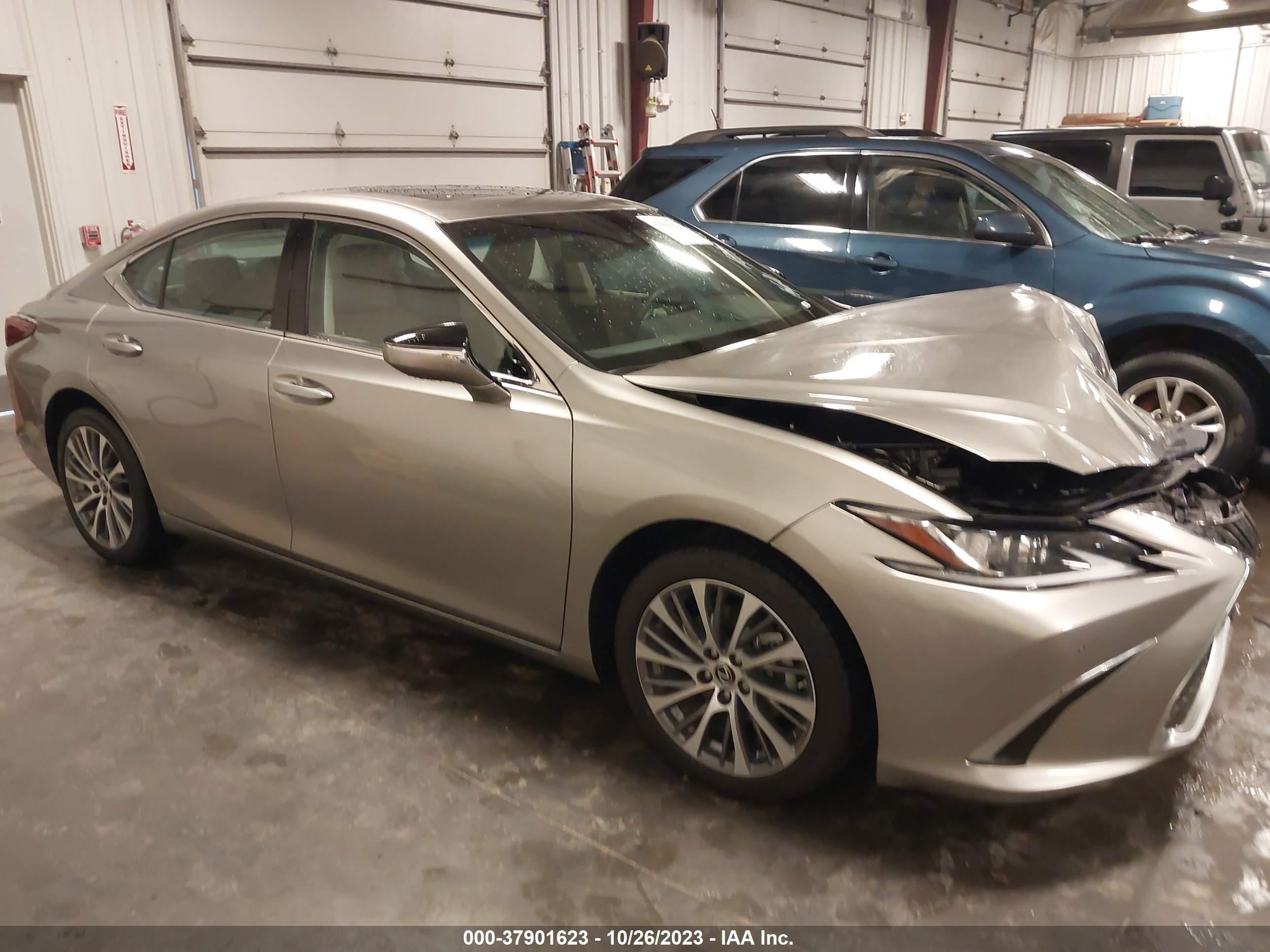 Photo 13 VIN: 58AD11D15MU006726 - LEXUS ES 