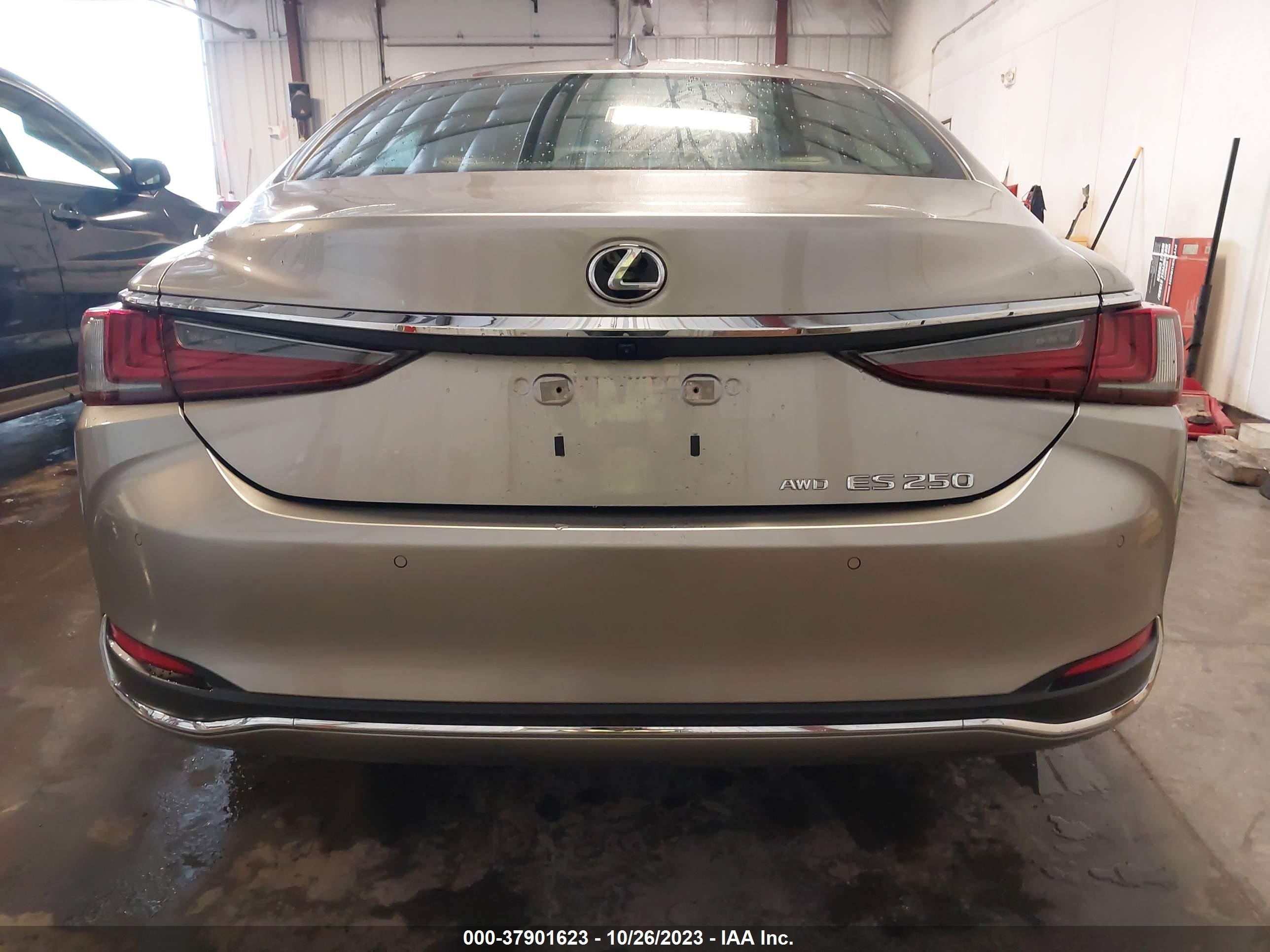 Photo 16 VIN: 58AD11D15MU006726 - LEXUS ES 