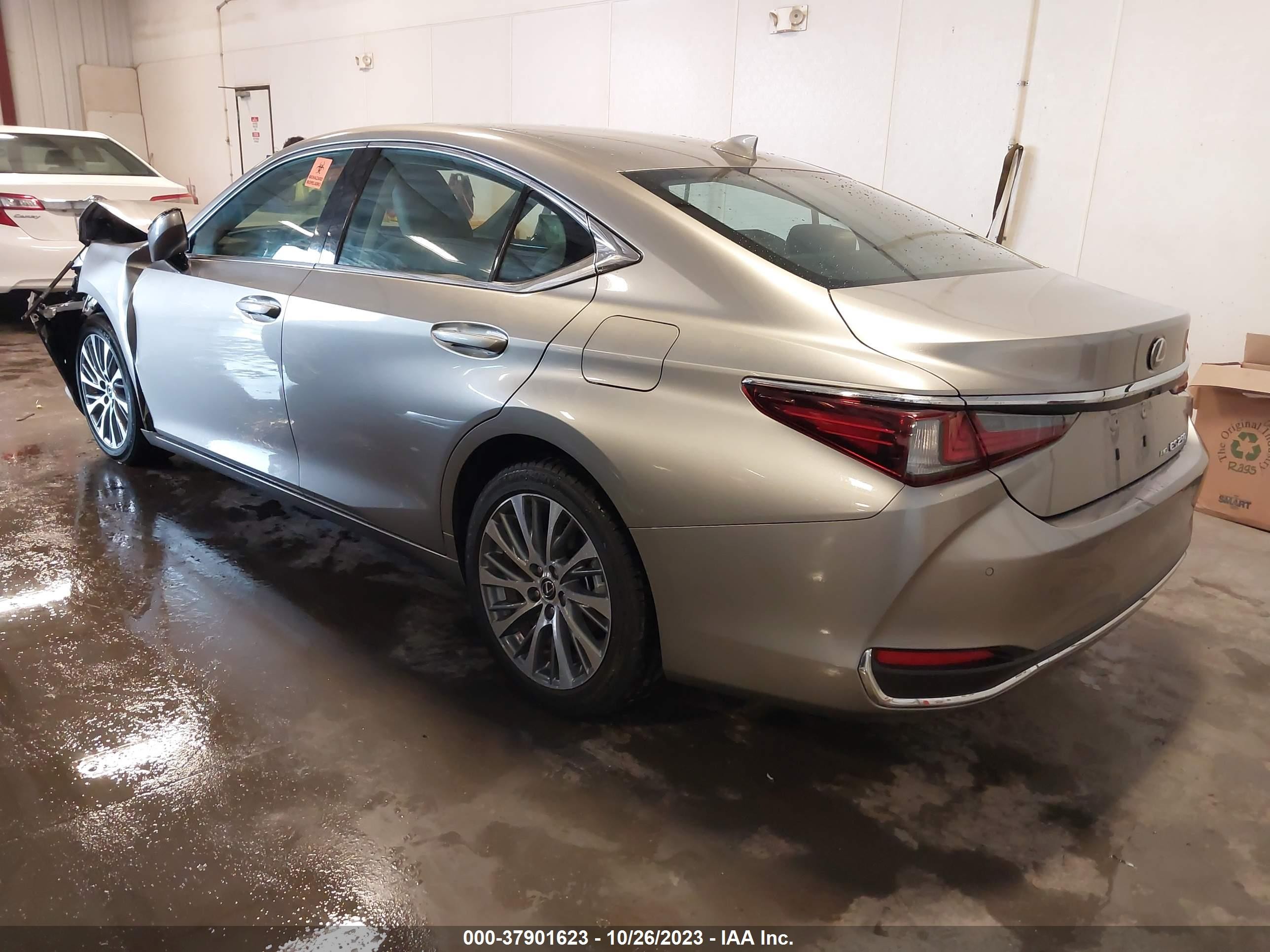 Photo 2 VIN: 58AD11D15MU006726 - LEXUS ES 