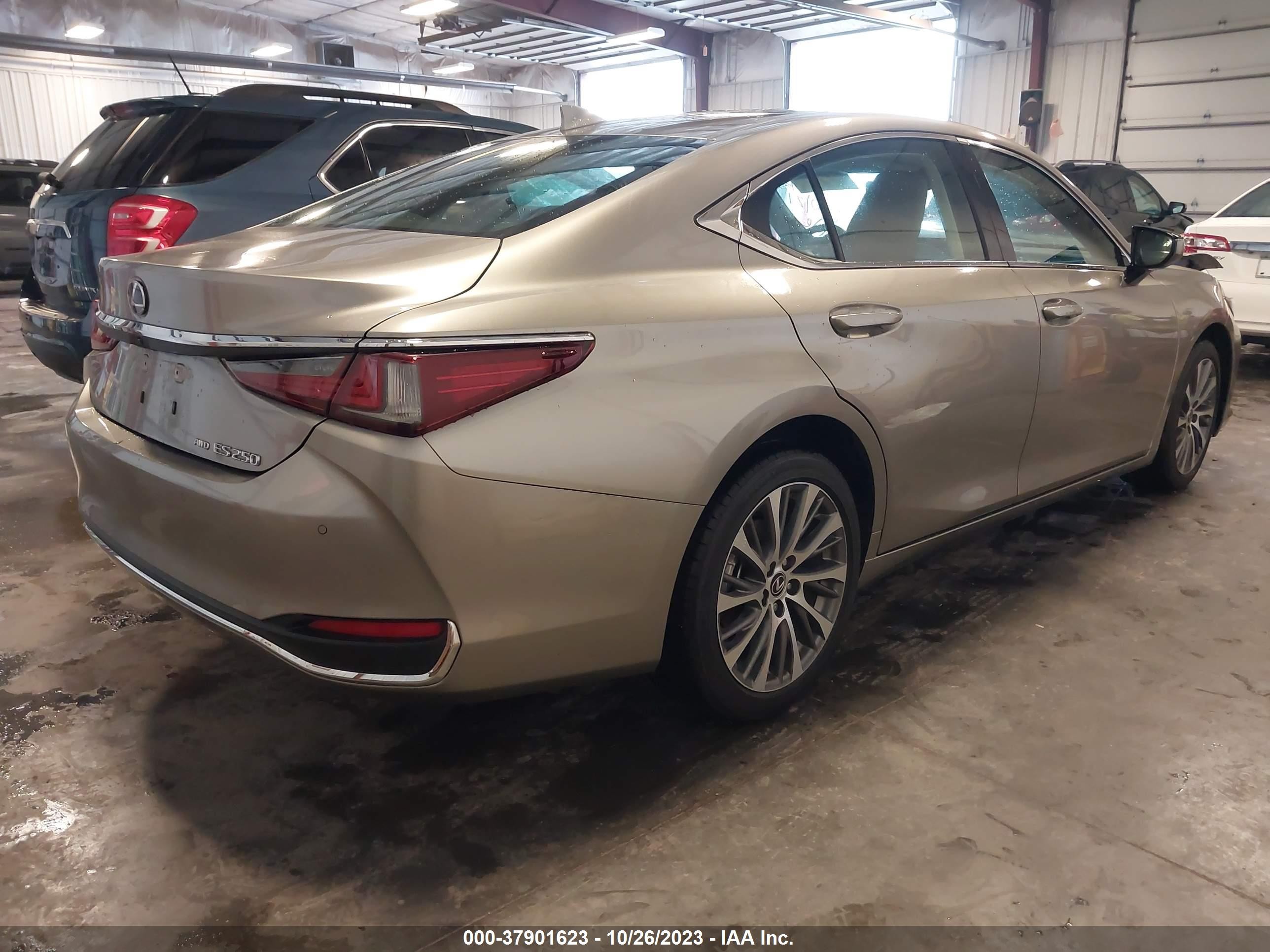 Photo 3 VIN: 58AD11D15MU006726 - LEXUS ES 